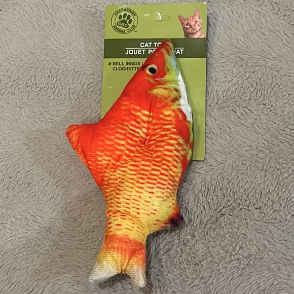 Cat toys (catnip and fish) - Picture 2 of 6